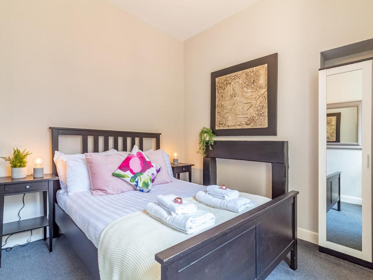 Pass The Keys Spacious And Homely Flat On The Royal Mile Edimburgo Exterior foto