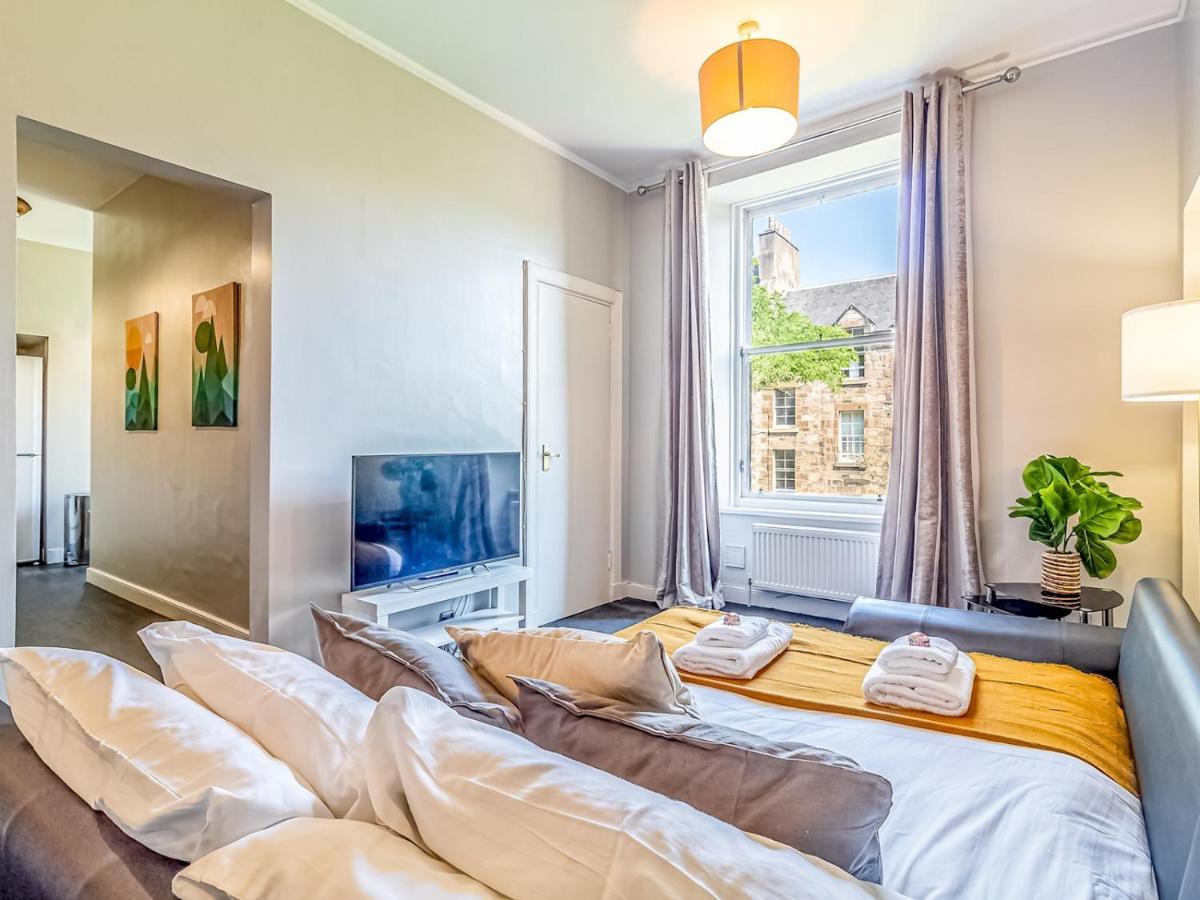 Pass The Keys Spacious And Homely Flat On The Royal Mile Edimburgo Exterior foto