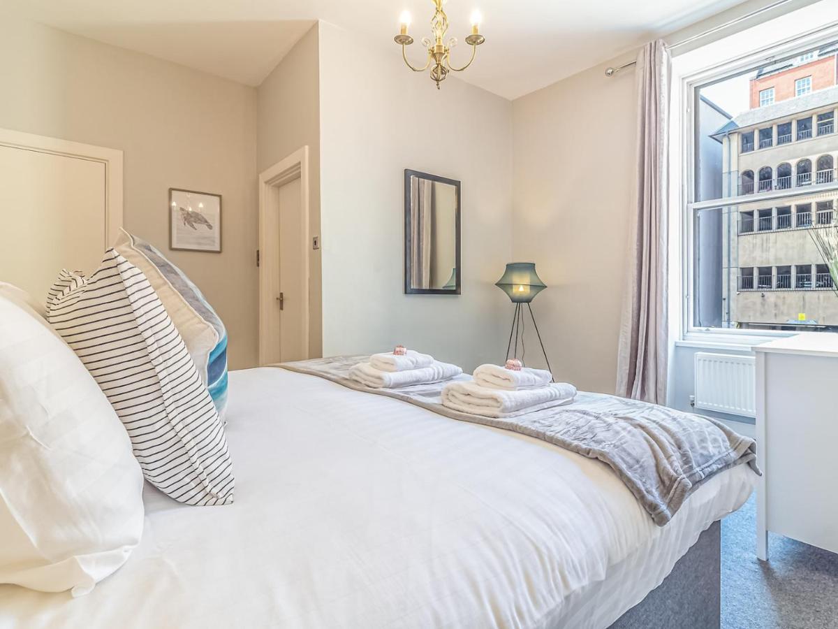 Pass The Keys Spacious And Homely Flat On The Royal Mile Edimburgo Exterior foto