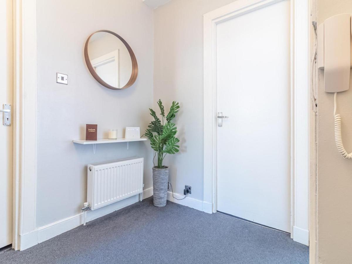 Pass The Keys Spacious And Homely Flat On The Royal Mile Edimburgo Exterior foto