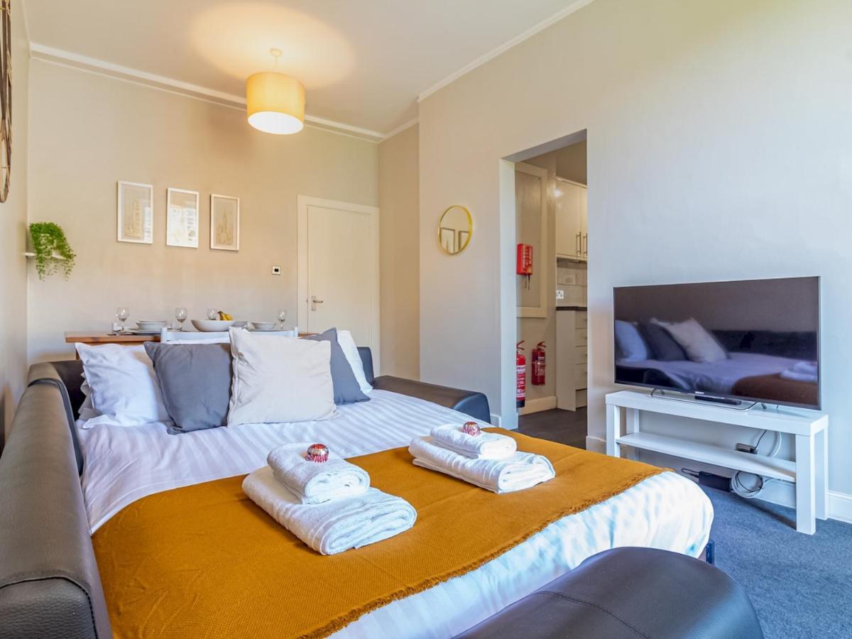 Pass The Keys Spacious And Homely Flat On The Royal Mile Edimburgo Exterior foto
