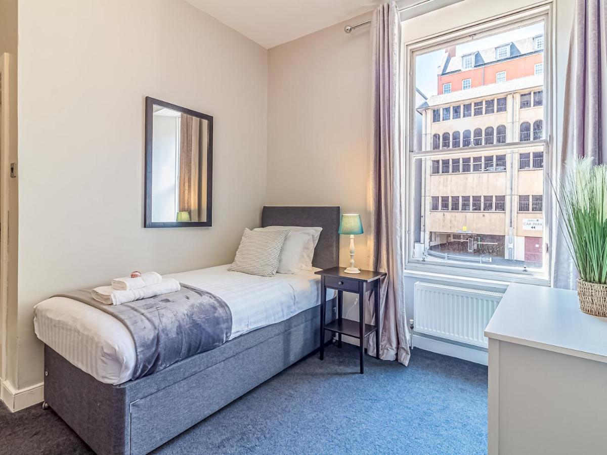 Pass The Keys Spacious And Homely Flat On The Royal Mile Edimburgo Exterior foto