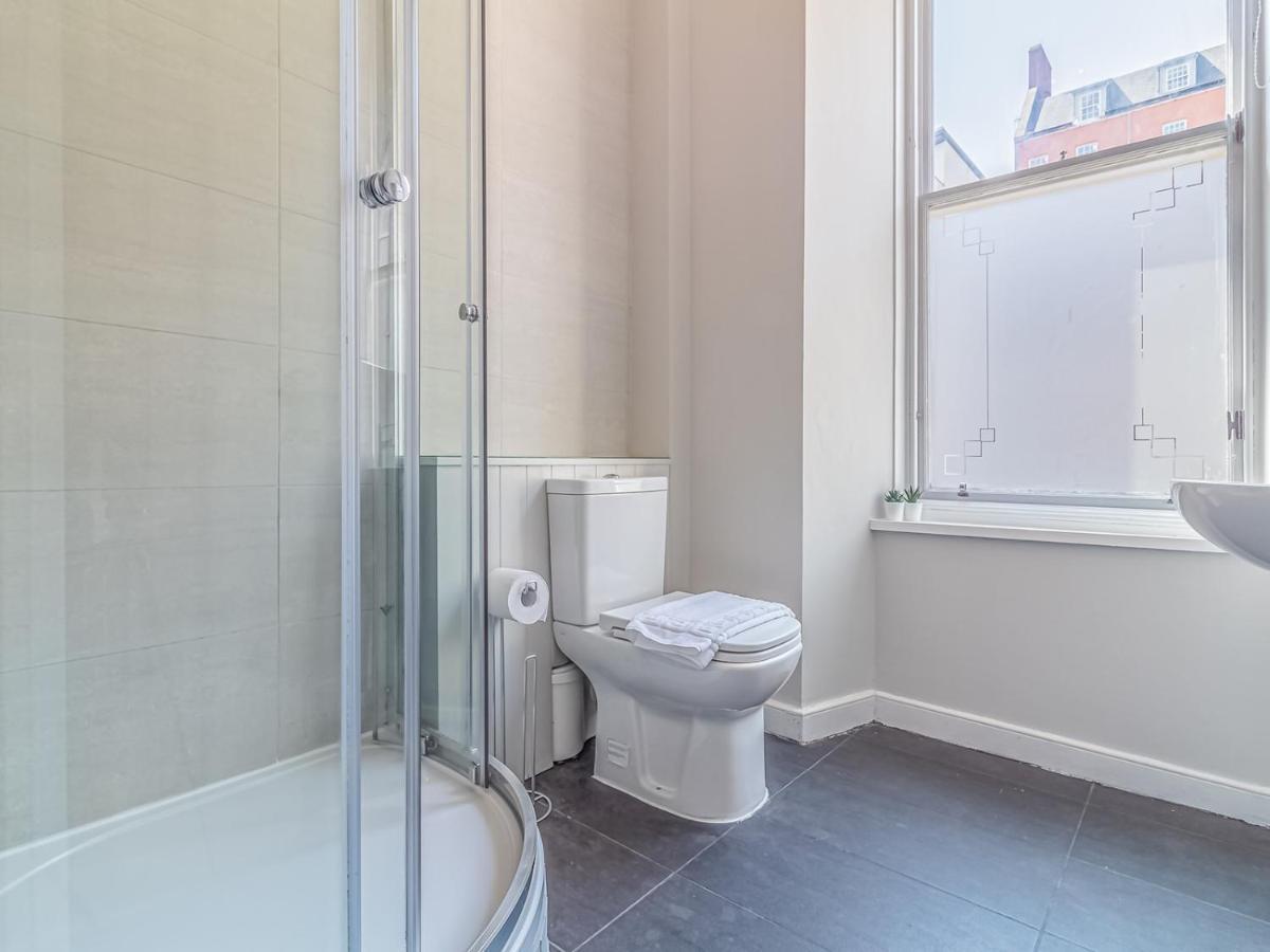 Pass The Keys Spacious And Homely Flat On The Royal Mile Edimburgo Exterior foto